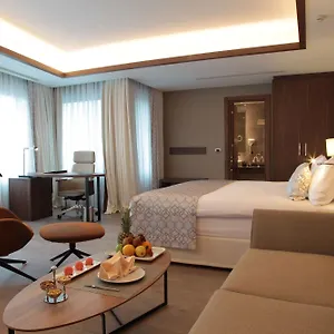 5* Otel Bricks