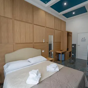  Konukevi P.c. Boutique H. Castel Nuovo, By Clapa Group Dislocated Hospitality İtalya