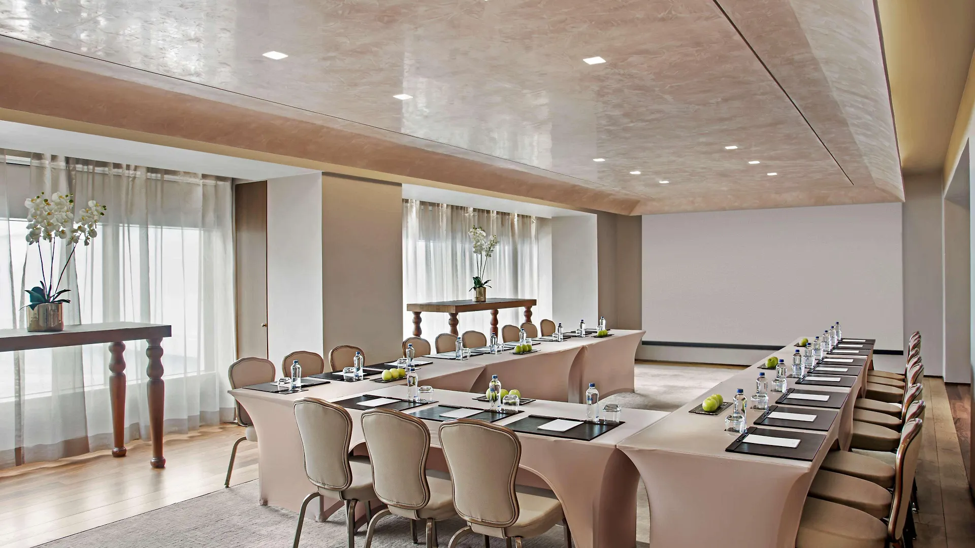 Hyatt Centric Levent Istanbul Hotel 5*,